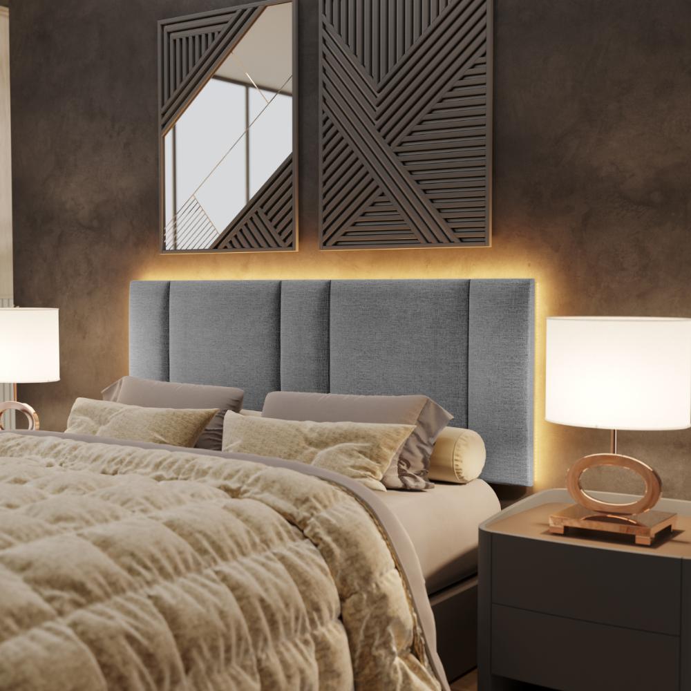 Poltrona Decorativa com pés metálico Lua