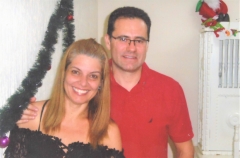 O casal itapetiningano Lídia (Trevisani Ribeiro) - Marcos Eduardo Fiuza, ambos fisioterapeutas, residentes em Capão Bonito, onde possuem uma clínica.