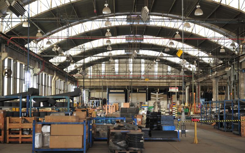 Busscar vai dobrar produção e contratar 500 pessoas até 2020 em Joinville Busscar vai dobrar produção e contratar 500 pessoas até 2020 em Joinville