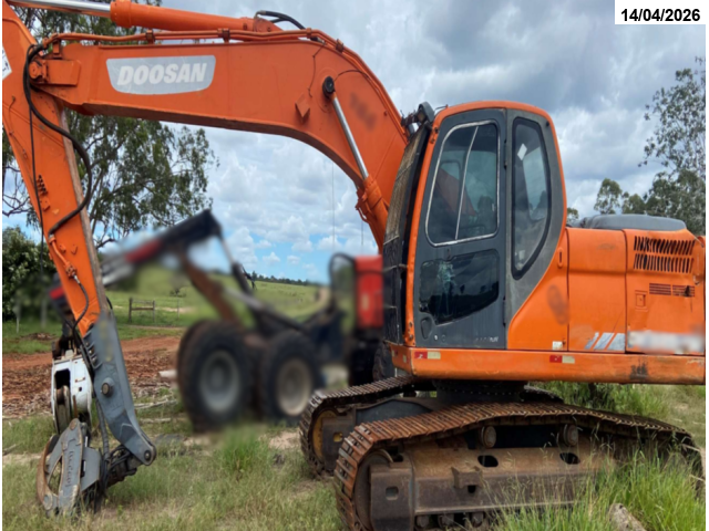 Escavadeira Doosan DX225 LCA 20m - Santa Rita do Araguaia/GO