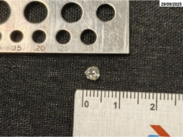 Diamante c/ massa de: 0,449 ct - Ji-Paraná/RO