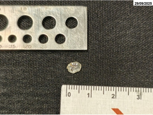 Diamante c/ massa de: 0,699 ct - Ji-Paraná/RO