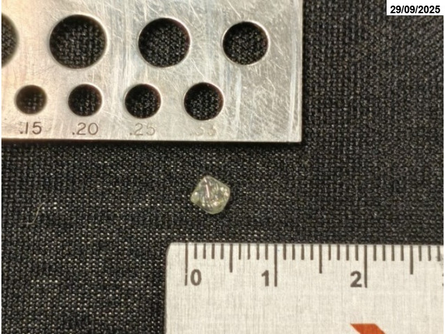 Diamante c/ massa de: 0,613 ct - Ji-Paraná/RO