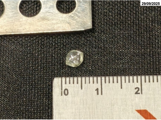 Diamante c/ massa de: 0,909 ct - Ji-Paraná/RO