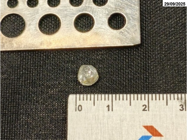 Diamante c/ massa de: 1,337 ct - Ji-Paraná/RO