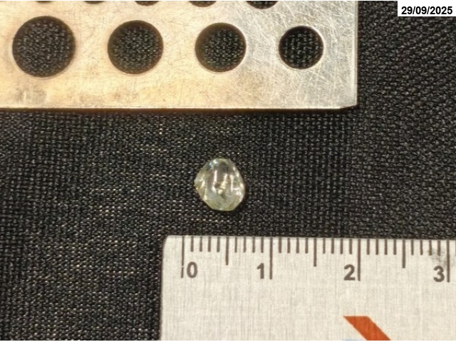 Diamante c/ massa de: 1,352 ct - Ji-Paraná/RO