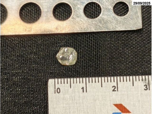 Diamante c/ massa de: 1,356 ct - Ji-Paraná/RO