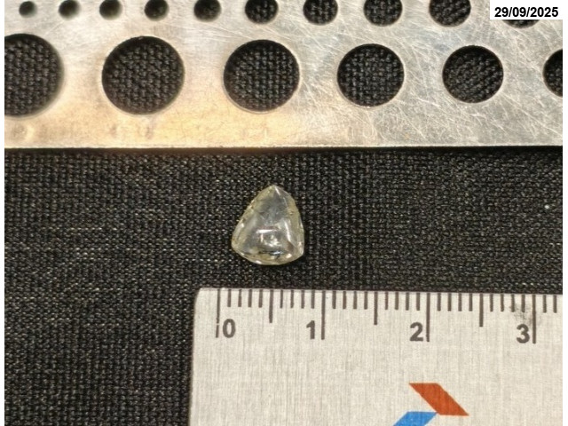 Diamante c/ massa de: 1,841 ct - Ji-Paraná/RO
