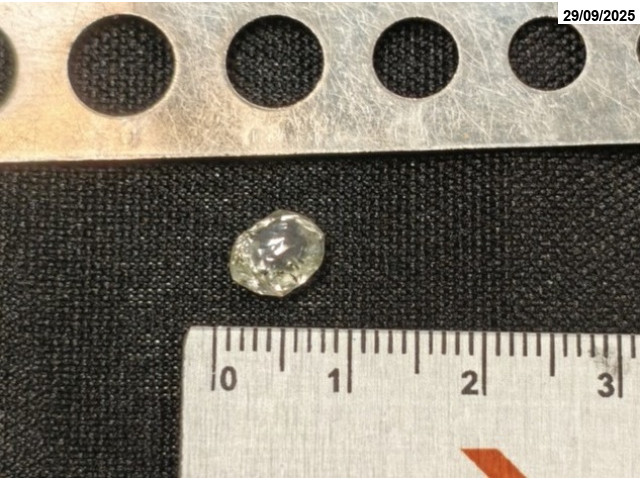 Diamante c/ massa de: 2,011 ct - Ji-Paraná/RO