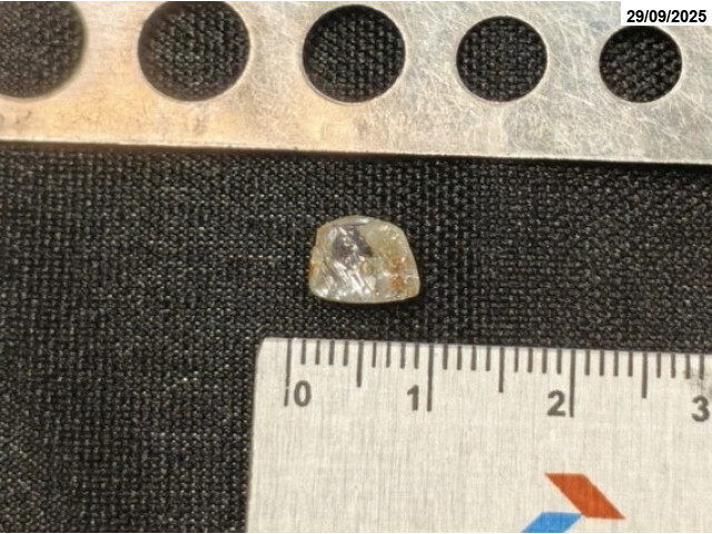Diamante c/ massa de: 2,193 ct - Ji-Paraná/RO
