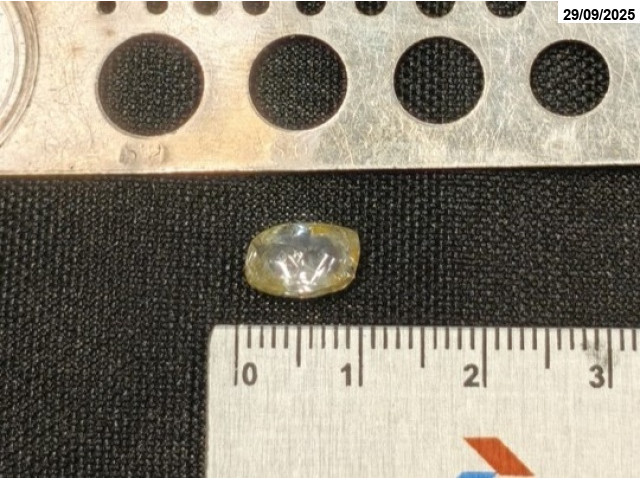 Diamante c/ massa de: 2,816 ct - Ji-Paraná/RO