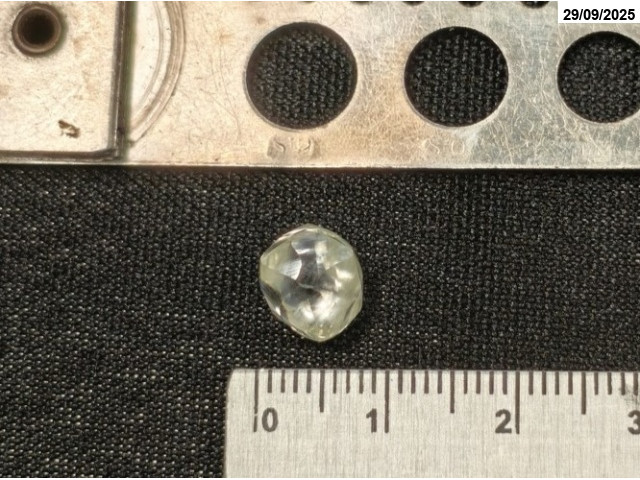 Diamante c/ massa de: 5,067 ct - Ji-Paraná/RO