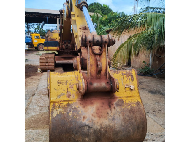 Escavadeira - Caterpillar 320D2 - Várzea Grande/MT