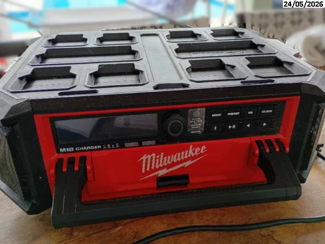 Rádio/Carregador Milwaukee - Bertioga/SP