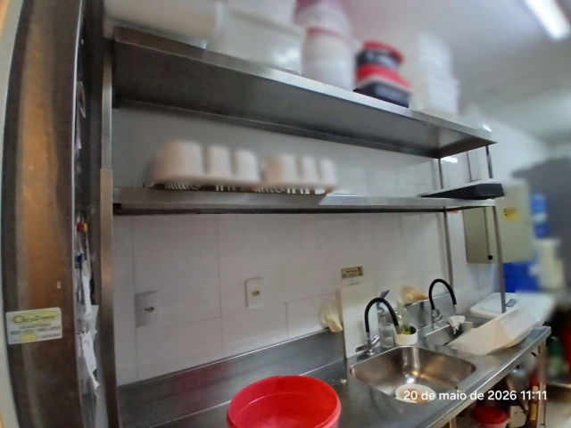 Prateleira de inox com dois níveis