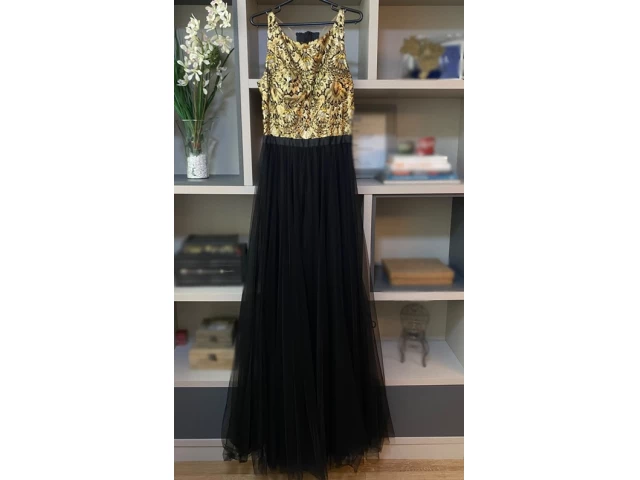 Foto 1 de Vestido Martha Paiva Preto c/ Dourado - Vila Velha/ES