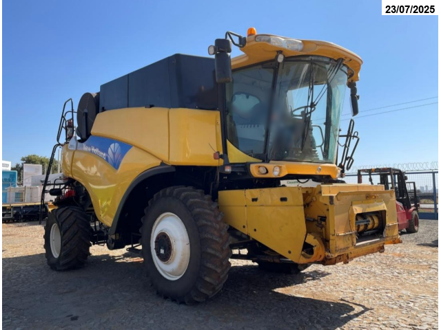 Colheitadeira Agrícola - Plataforma Corte Linha - Formiga/MG