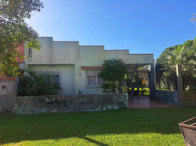 Casa com aprox. 139m² com edícula - Terreno com 620m², localizado em Rio Grande - RS