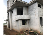 Casa inacabada c/ 440m² -Terrenos c/ 722,85m² -Lot. Montagna, localizado em Guaraciaba - SC