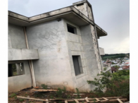 Casa inacabada c/ 440m² -Terrenos c/ 722,85m² -Lot. Montagna, localizado em Guaraciaba - SC