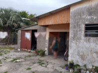02 Casas - Terreno - aprox. 432m² - Centro, localizado em Tapes - RS, bairro Centro
