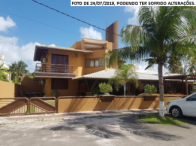 CASA DE ALTO PADRÃO - Praia de Guarajuba - Camaçari/BA, localizado em Camaçari - BA, bairro Praia de Guarajuba