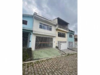 Sobrado com 190m² em Conjunto Residencial Sul