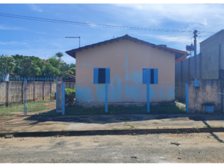 Casa - Terreno com 300m² - Goianésia/GO