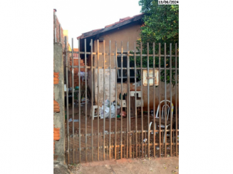 Terreno c/ 185,10m² (parte) - Edificação - Ourinhos/SP