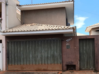 Casa • Novo Horizonte/SP