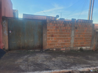 Direitos - Casa - 36,85m² - Terreno - 203,95m² - Ourinhos/SP