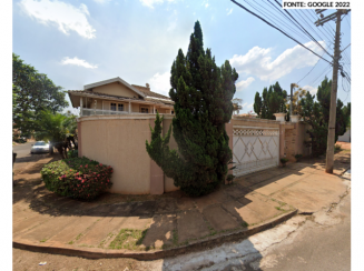 Sobrado - 301,52m² - Terreno - 592,27m² - Jaú/SP