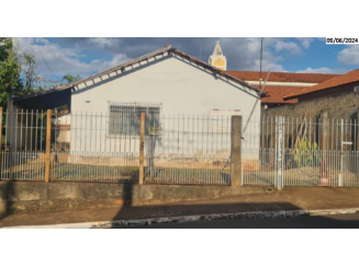 Casa - Terreno - 228,80m² - Iacanga/SP