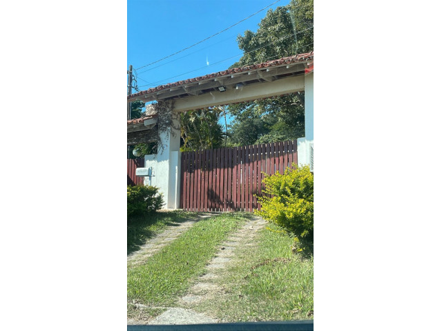 Casa Alto Padrão com Ampla Área de Lazer em Terreno de 4.000m²