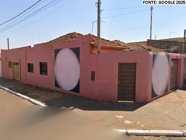 Casa com 4 quartos (foto 2 de 5)