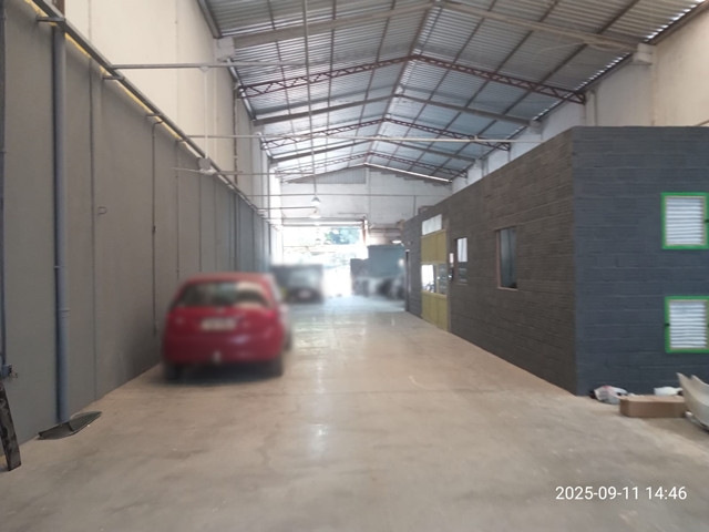 Galpão com 1 quarto no Distrito Industrial (foto 6 de 8)