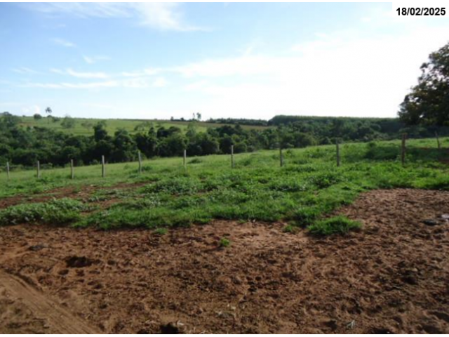 Foto Capa: Piratininga/SP - Sítio São Luiz III c/ 14,57,445 hectares