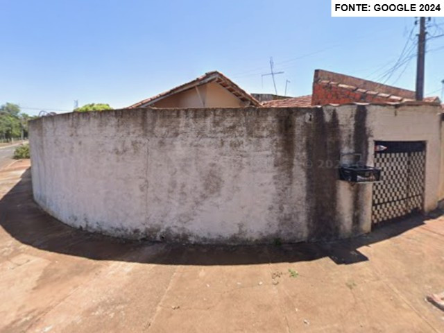Casa com 40,41m² em terreno de 182,62m², desocupada