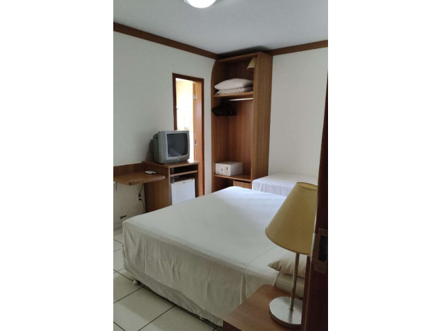 Apartamento com 1 quarto, 1 banheiro e varanda em condomínio com piscinas termais