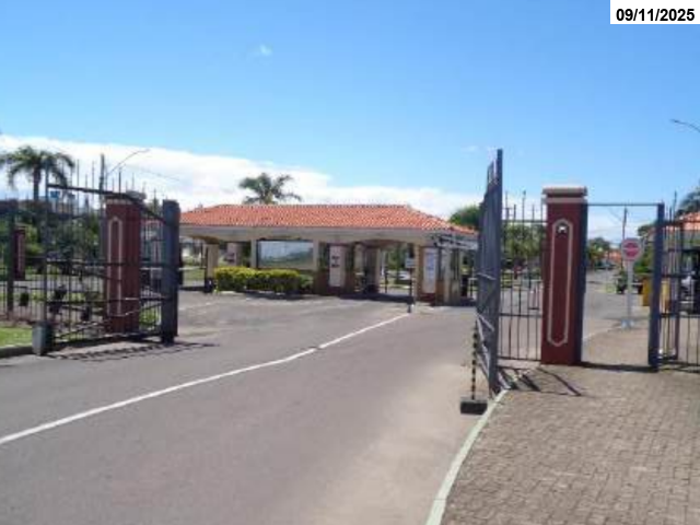 Casa - 222,41m² - Terreno - 300m² - Av. Central- 2000-Centro
