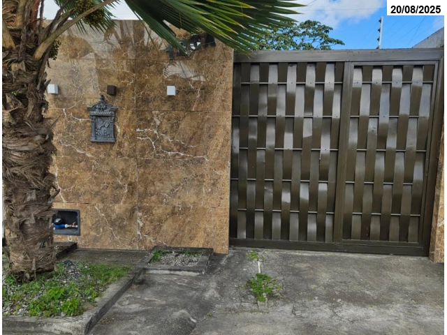 Casa c/ 69,98m² - terreno c/ 140m² - Santa Rita/PB