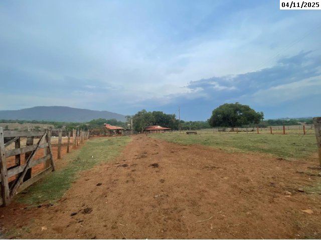Fazenda c/ 165,81 hectares - Minaçu/GO