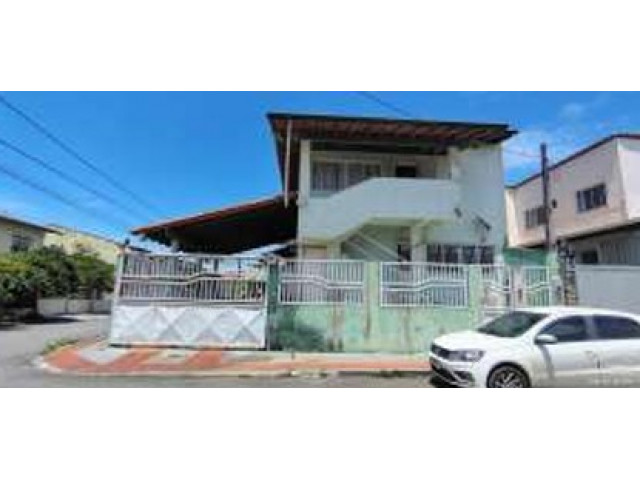 Casa de 02 pavimentos - Terreno c/ 249m² - Serra/ES