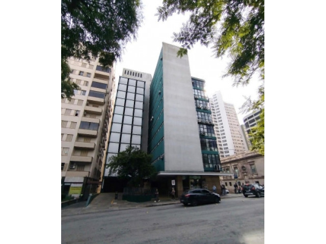 Direito - 01 Vaga - Ed. Uarumã - B. Centro Histórico