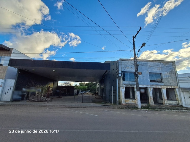 Posto de abastecimento e combustível e prédio coml. - centro