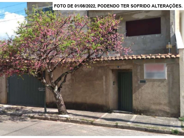 Casa inacabada e edícula c/ 86,68m² - Poços de Caldas/MG