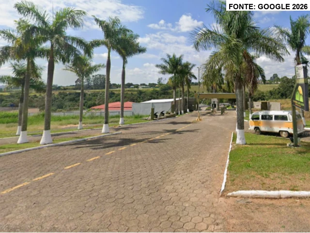 Casa - Terreno c/ 2.605,29m² - São Sebastião do Paraíso/MG