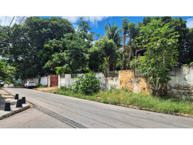 Edificações - Terreno c/ 2.541,26 m² - Várzea Grande/MT