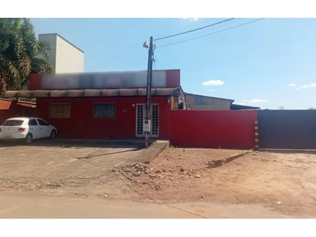  Barracão - Casa - Terreno c/ 1.000m² - Alta Floresta/MT
