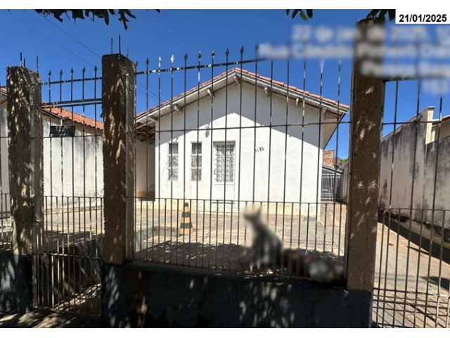 Casa - Terreno c/ 200m² - Pereira Barreto/SP
